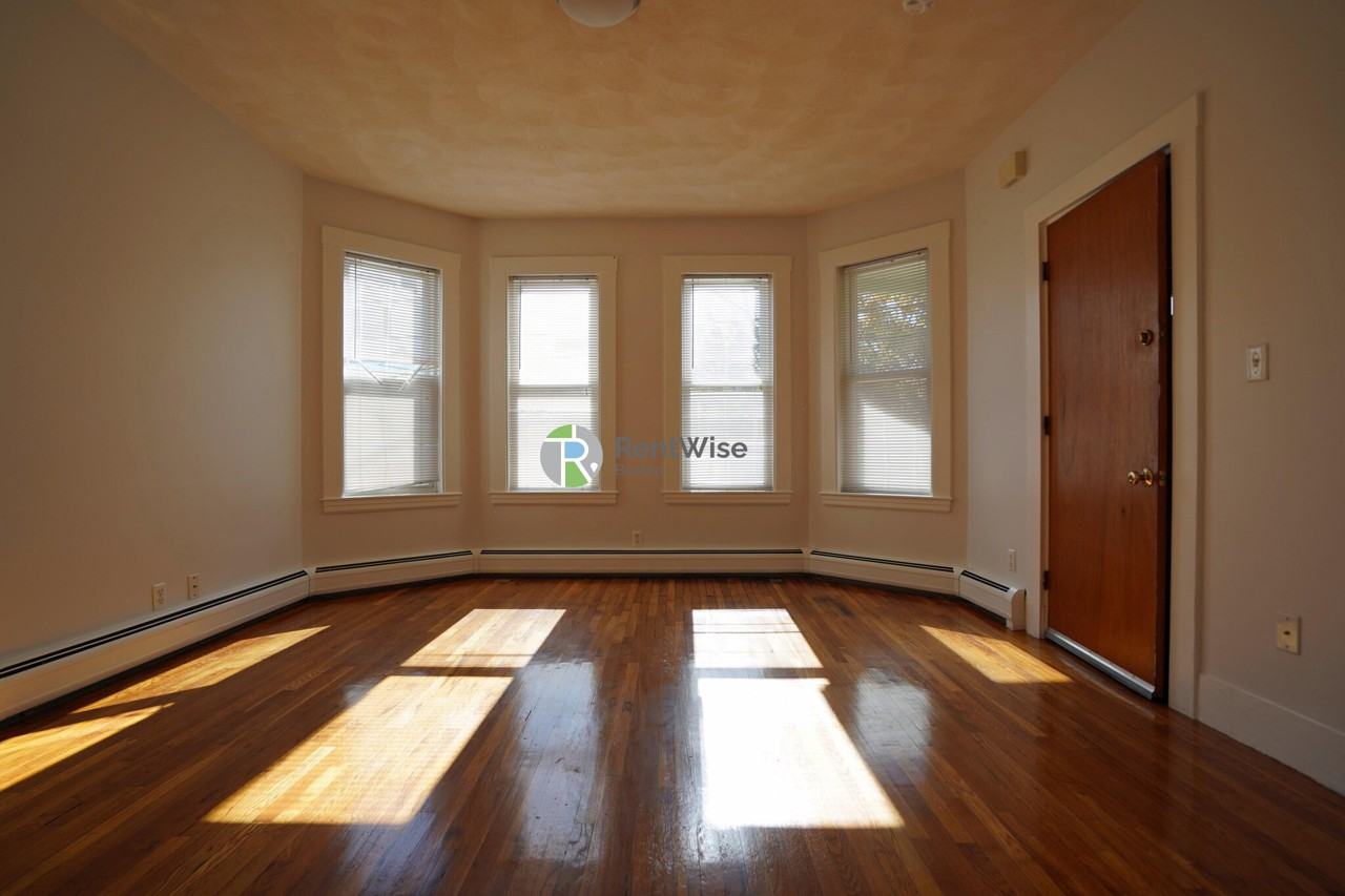 252 Ash St #02 - Photo 3 of 20