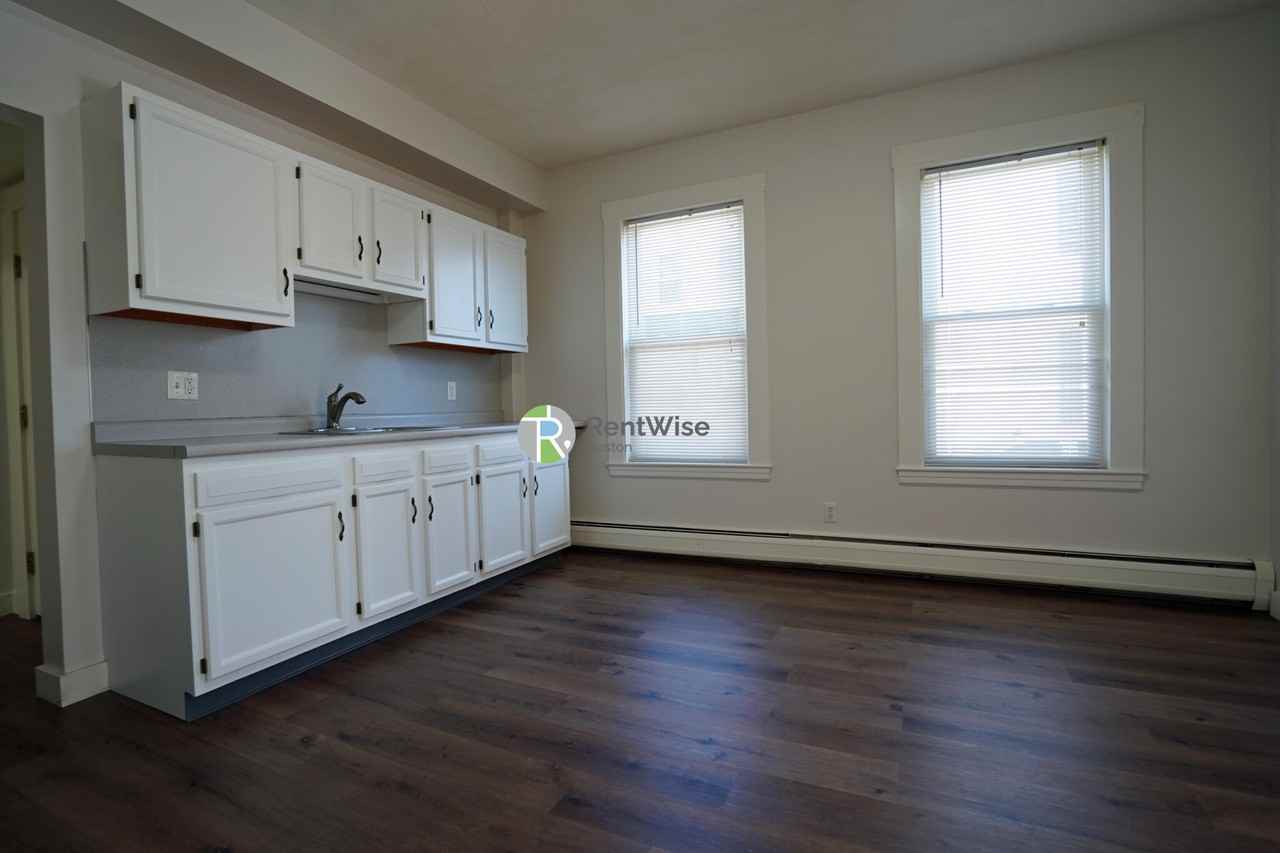 252 Ash St #02 - Photo 6 of 20