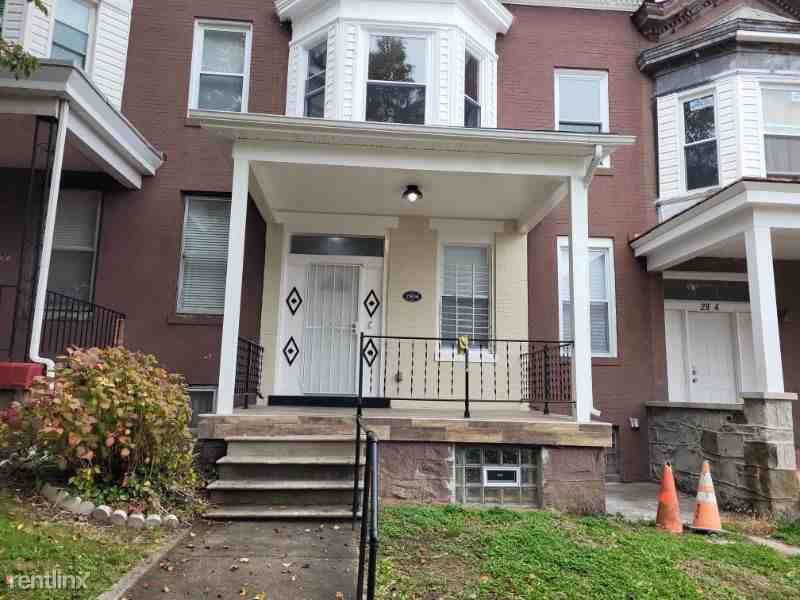 2906 Brighton St - Photo 2 of 43