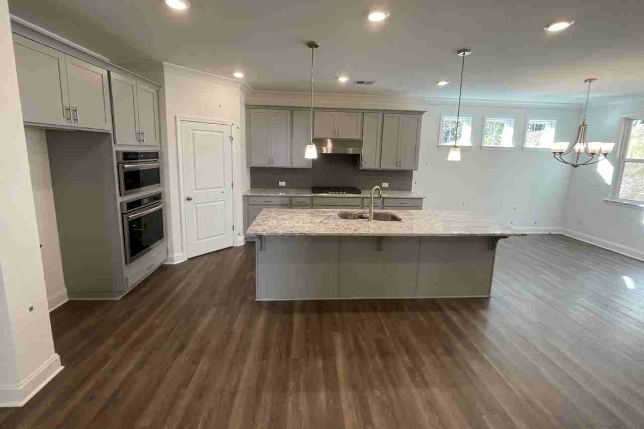 160 Amherst Way - Photo 3 of 12