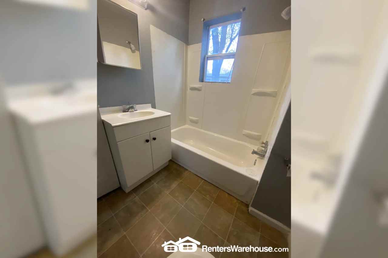 2541 Lister Ave - Photo 3 of 9