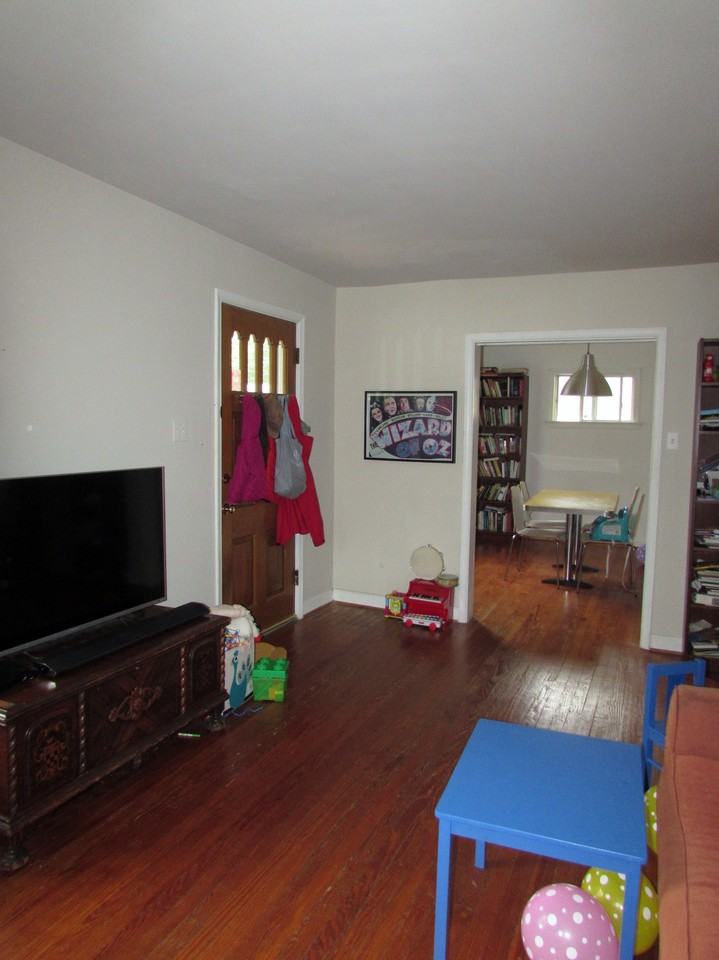 501 Maple Ave - Photo 2 of 10