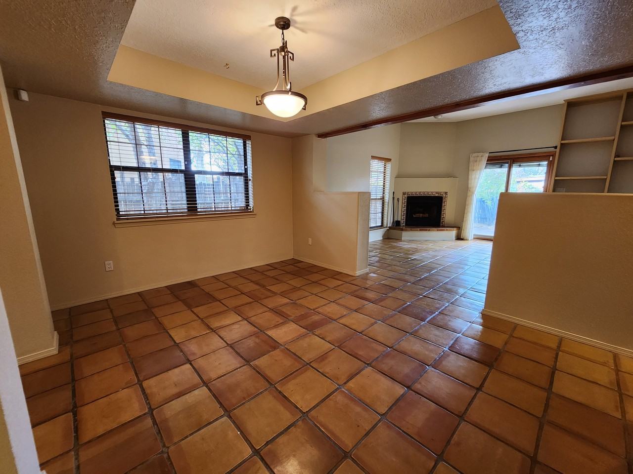 755 W Manhattan Ave - Photo 3 of 25