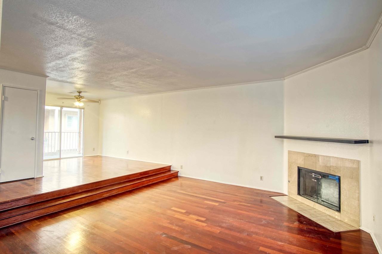 20807 Elaine Ave #E - Photo 3 of 3