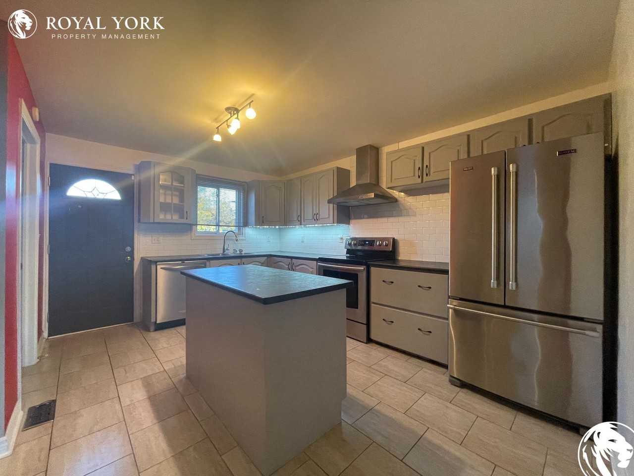 334 Fairfield Ave - Photo 3 of 27