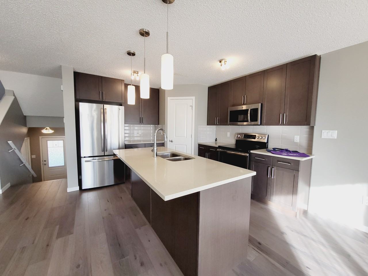 8217 24 Ave Sw - Photo 3 of 36