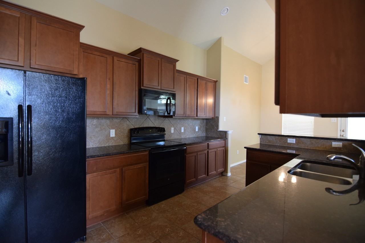 1203 Fawn Lily Dr - Photo 4 of 21