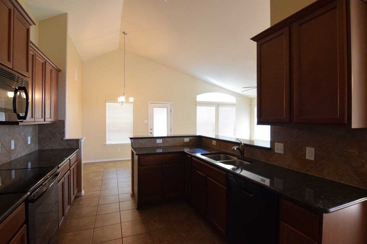 1203 Fawn Lily Dr - Photo 5 of 21