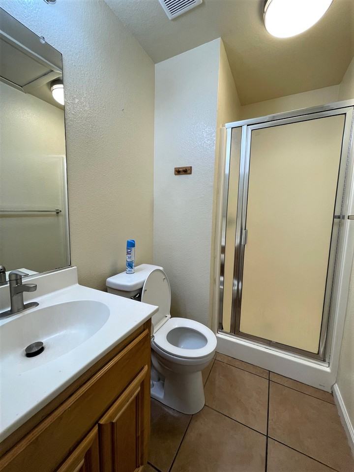 4222 Bastile Ct - Photo 4 of 18