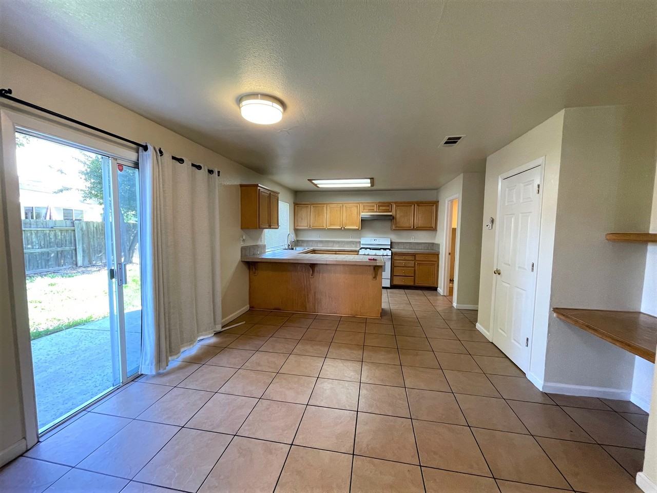 4222 Bastile Ct - Photo 7 of 18