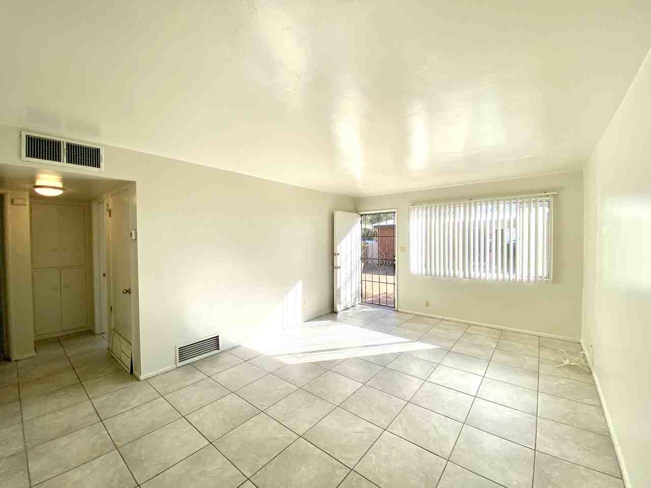 1273 E Glenn St - Photo 3 of 14