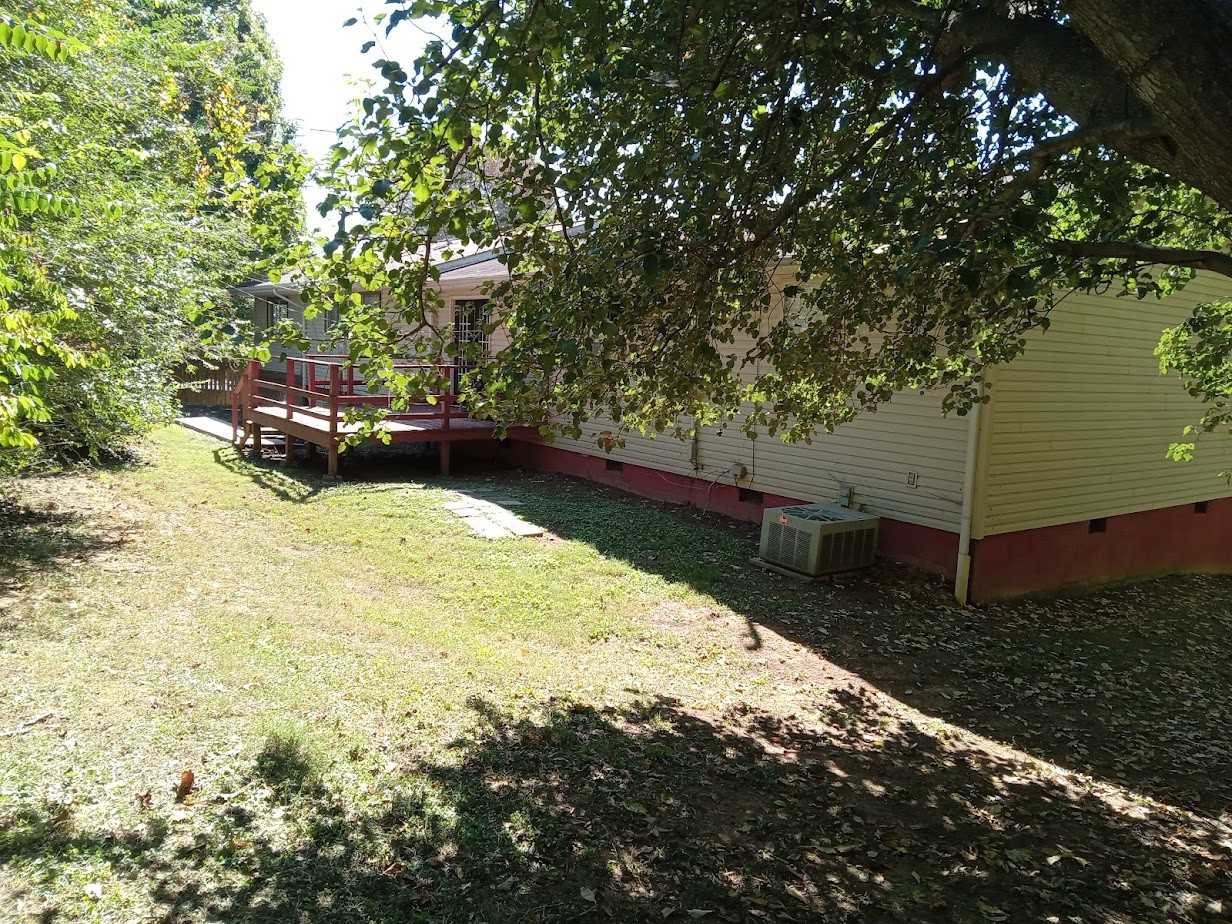 411 Bonnie Brae Drive - Photo 3 of 10