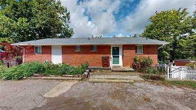 185 N Riverside Dr - Photo 2 of 46