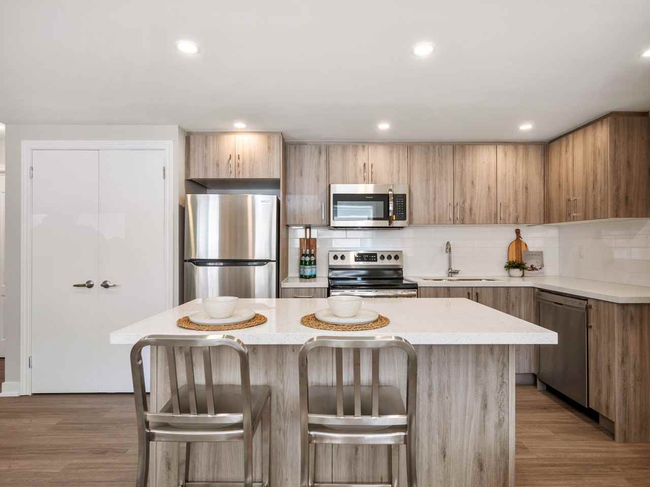 31 Huron Heights - Photo 2 of 16