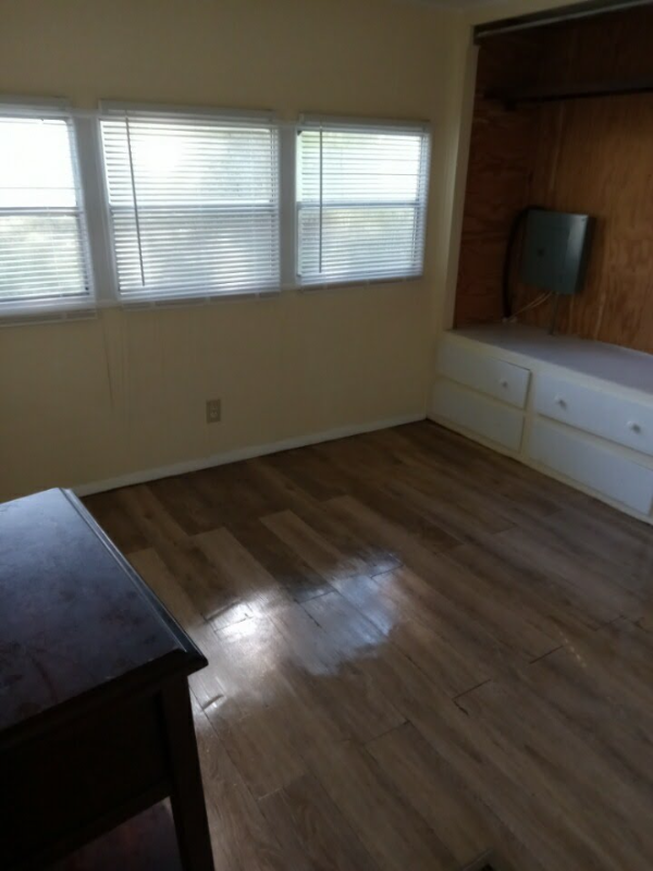 115 Southeast Wilford Court - Photo 3 of 10