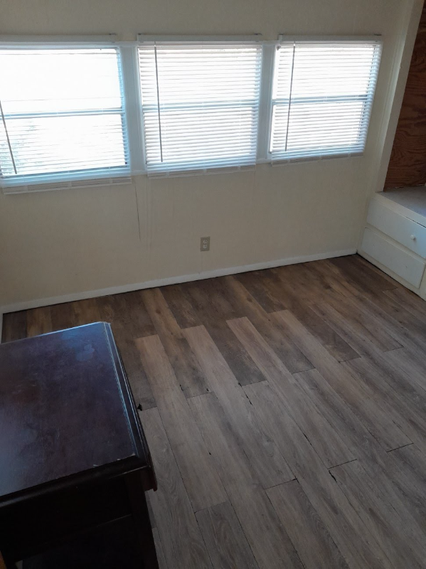 115 Southeast Wilford Court - Photo 7 of 10