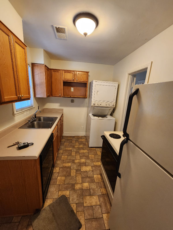 508 Meade Cir - Photo 2 of 13