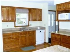 140 Shasta Ct - Photo 2 of 15