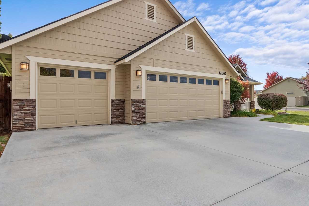 12067 W Gambrell St #1 - Photo 2 of 40