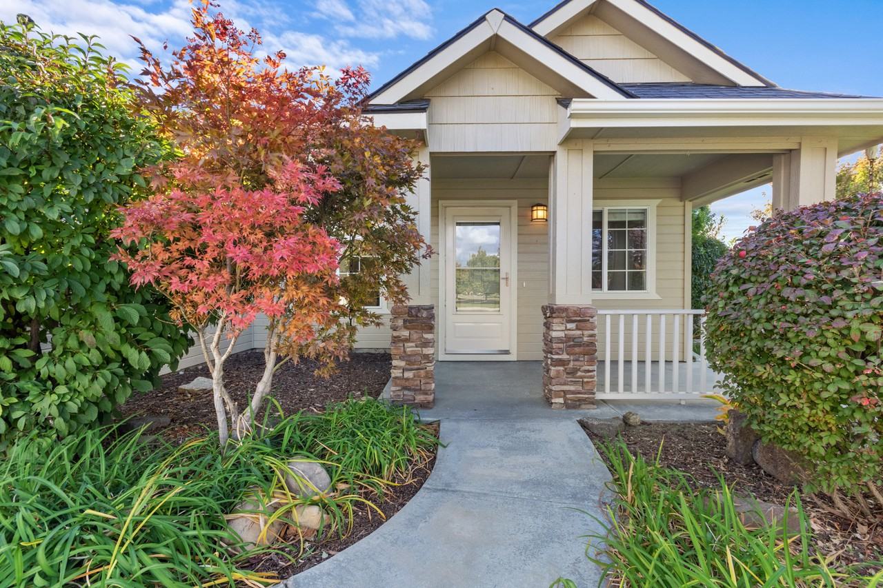 12067 W Gambrell St #1 - Photo 3 of 40