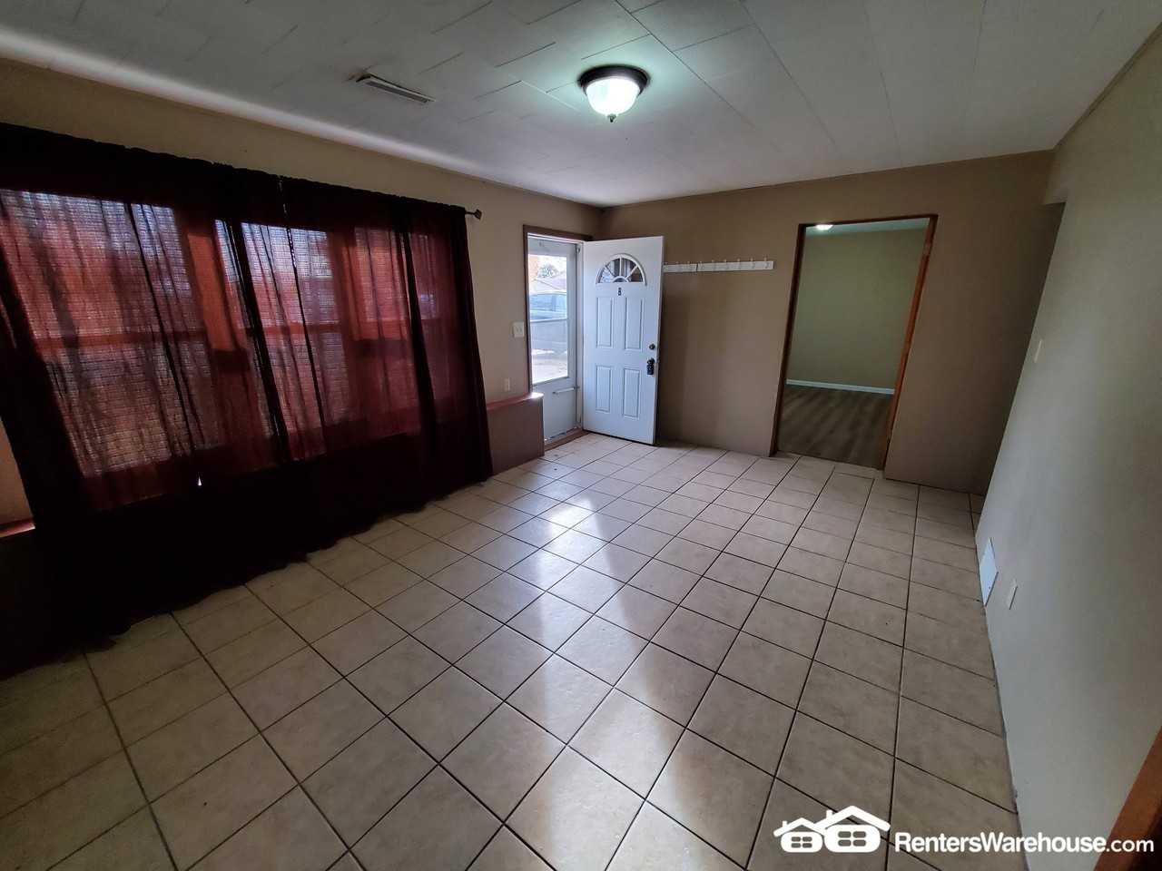 504 8th Ave W - Photo 3 of 10