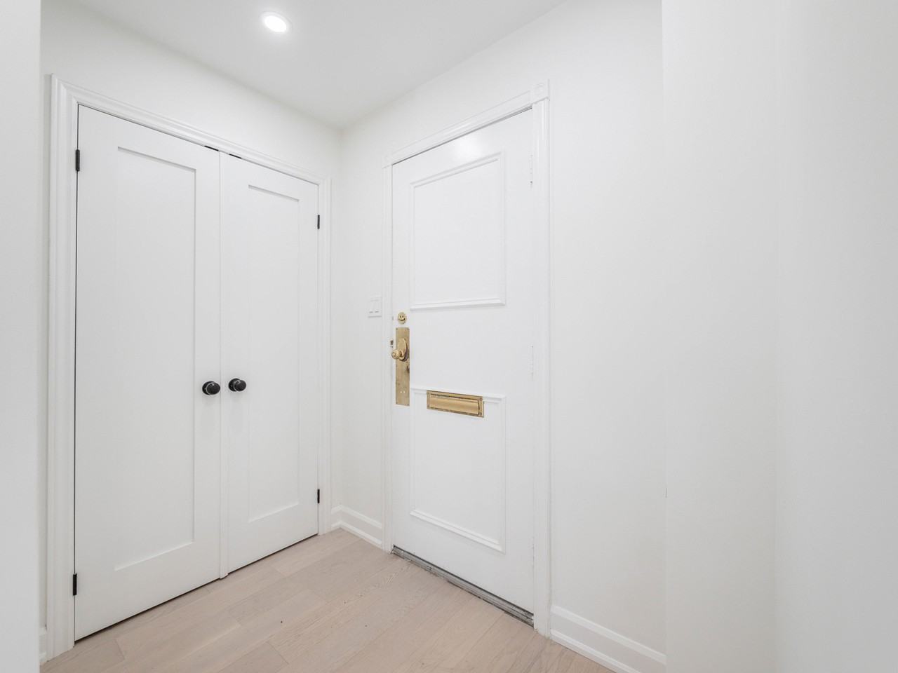 1368 Avenue Road - Photo 3 of 52