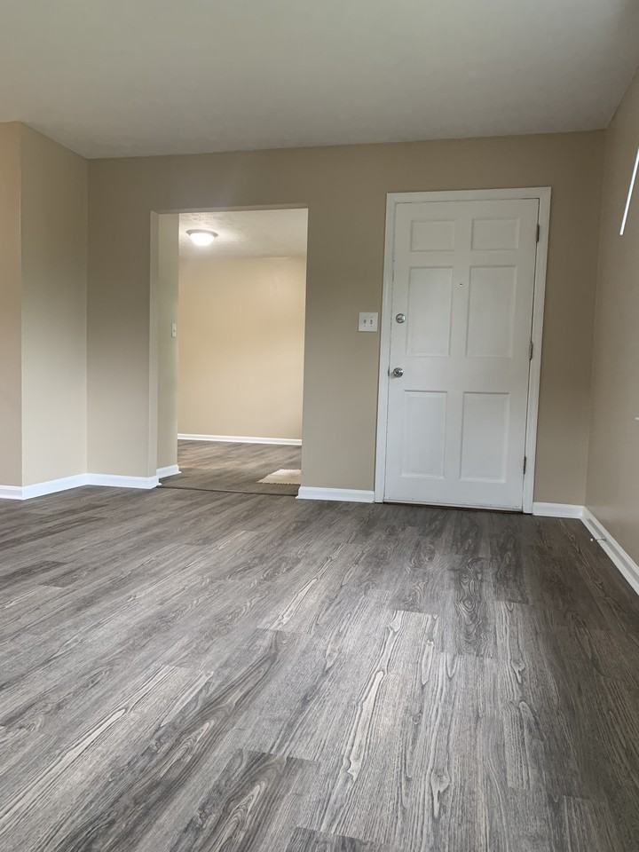 585 Buckingham Lane - Photo 2 of 22