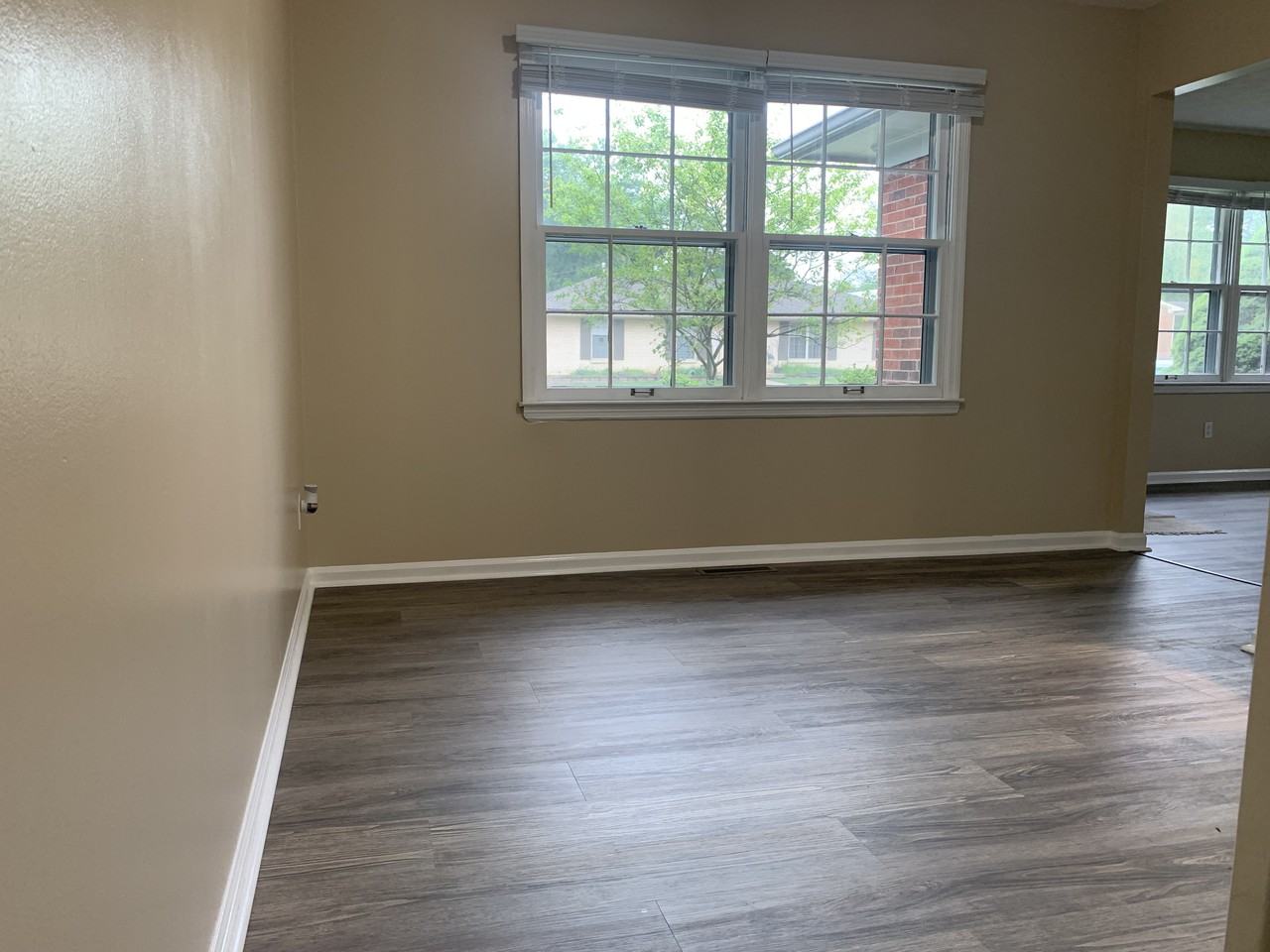 585 Buckingham Lane - Photo 3 of 22