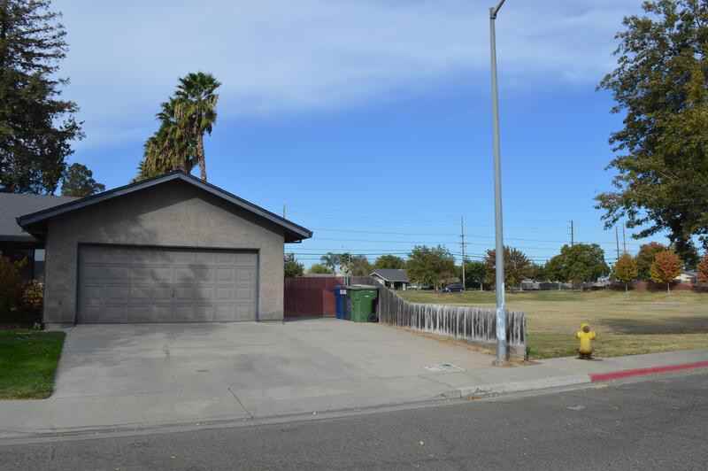 3035 Duquesne Way - Photo 2 of 28