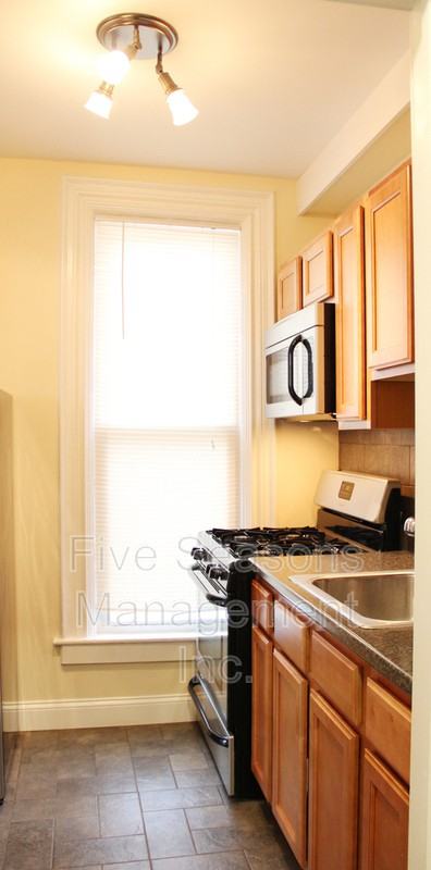 35 N Winooski Ave - Photo 7 of 10