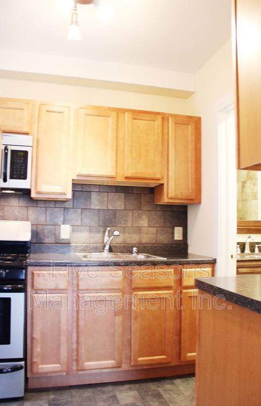 35 N Winooski Ave - Photo 5 of 10