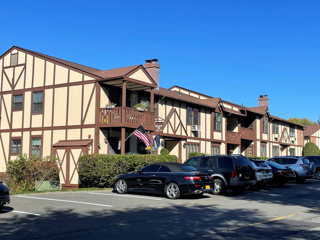 471 Sierra Vista Lane - Photo 2 of 20