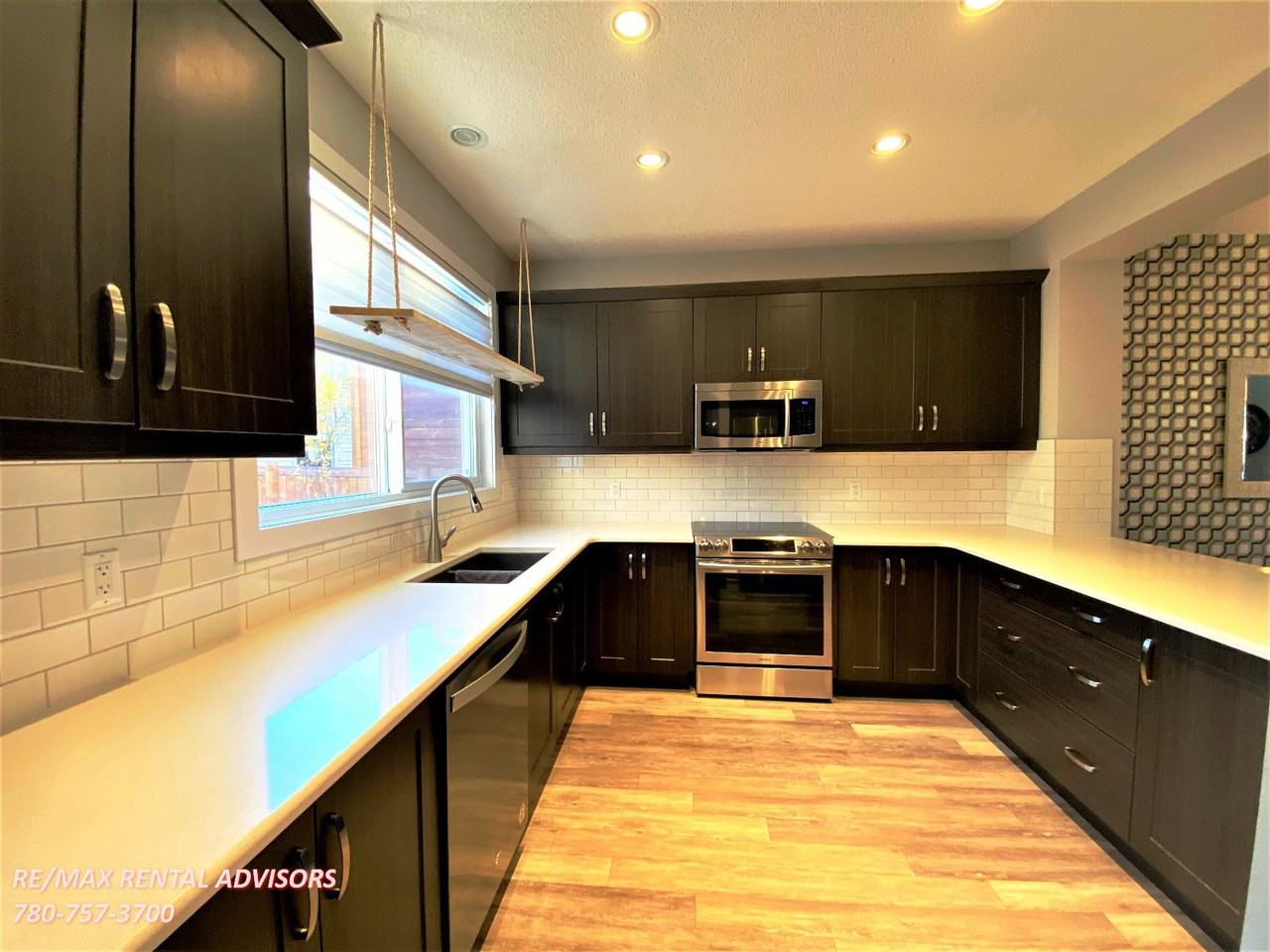 8315 23 Ave Sw - Photo 3 of 27