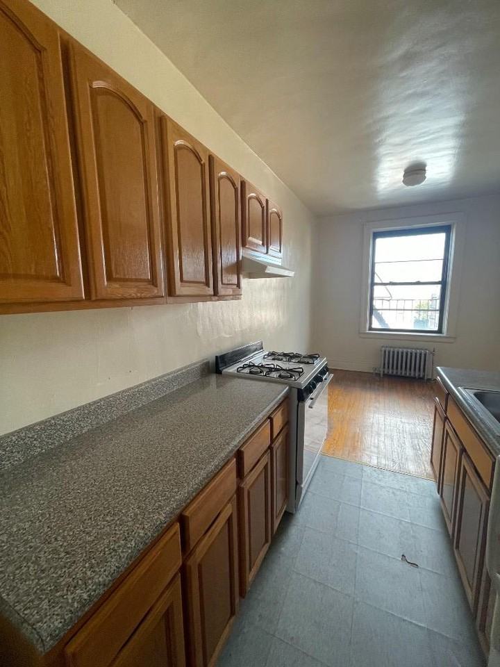 34th St #6B - Photo 3 of 6