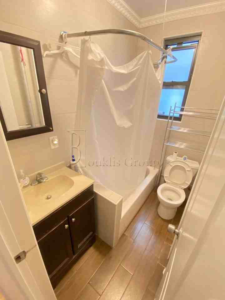 34th St #1C - Photo 3 of 9