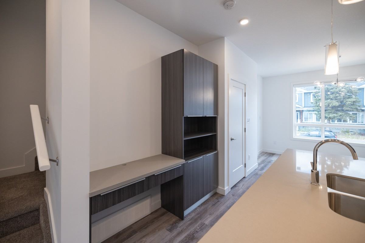 15043 94 Ave Nw - Photo 4 of 29