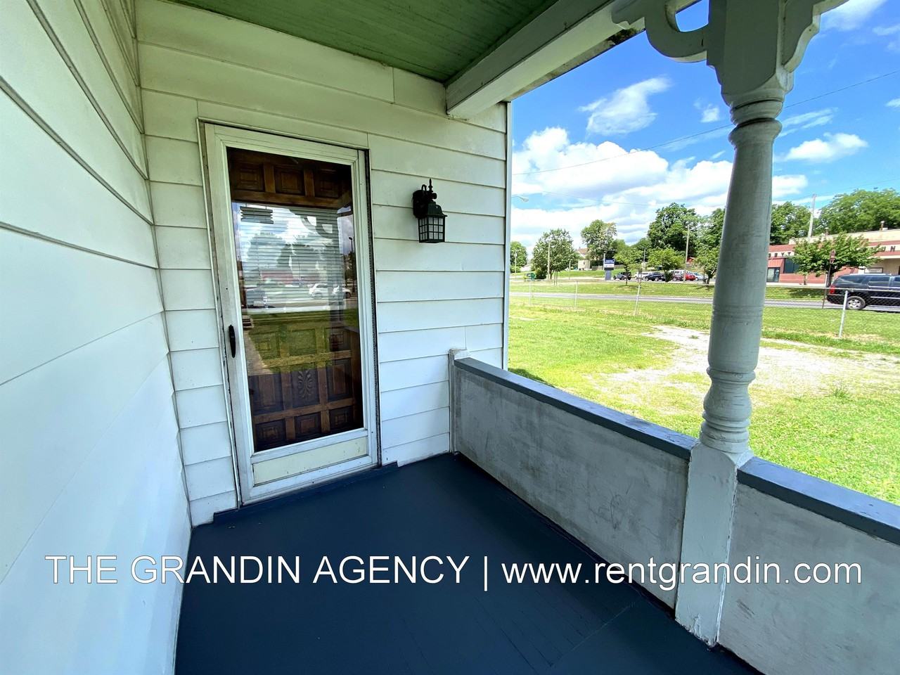 909 13th St Se #1 - Photo 4 of 40