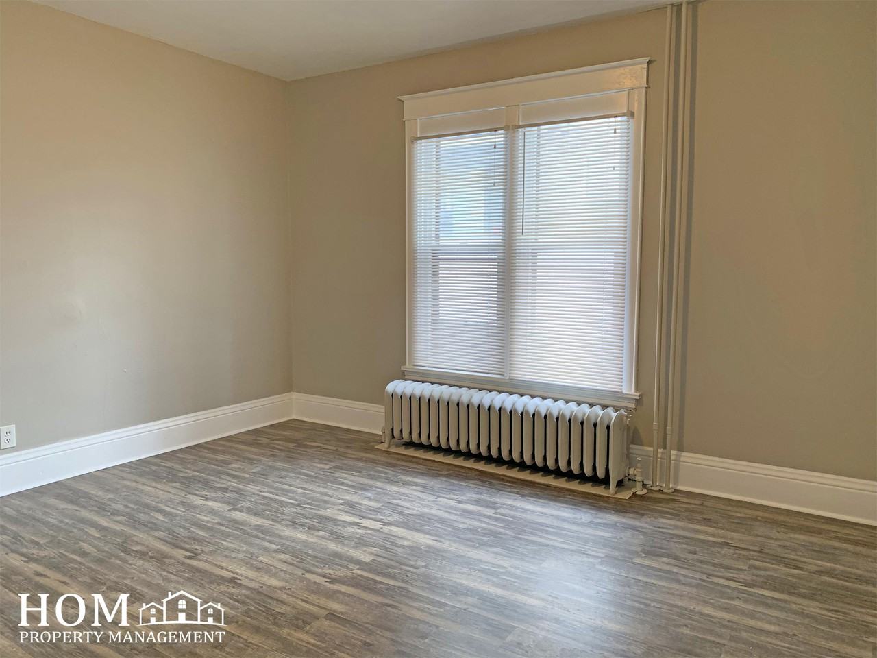 431 N 5th St #1 - Photo 3 of 11