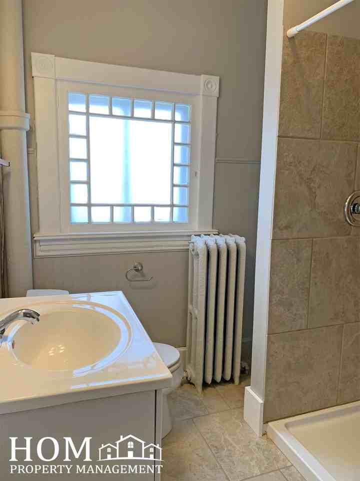 431 N 5th St #1 - Photo 5 of 11