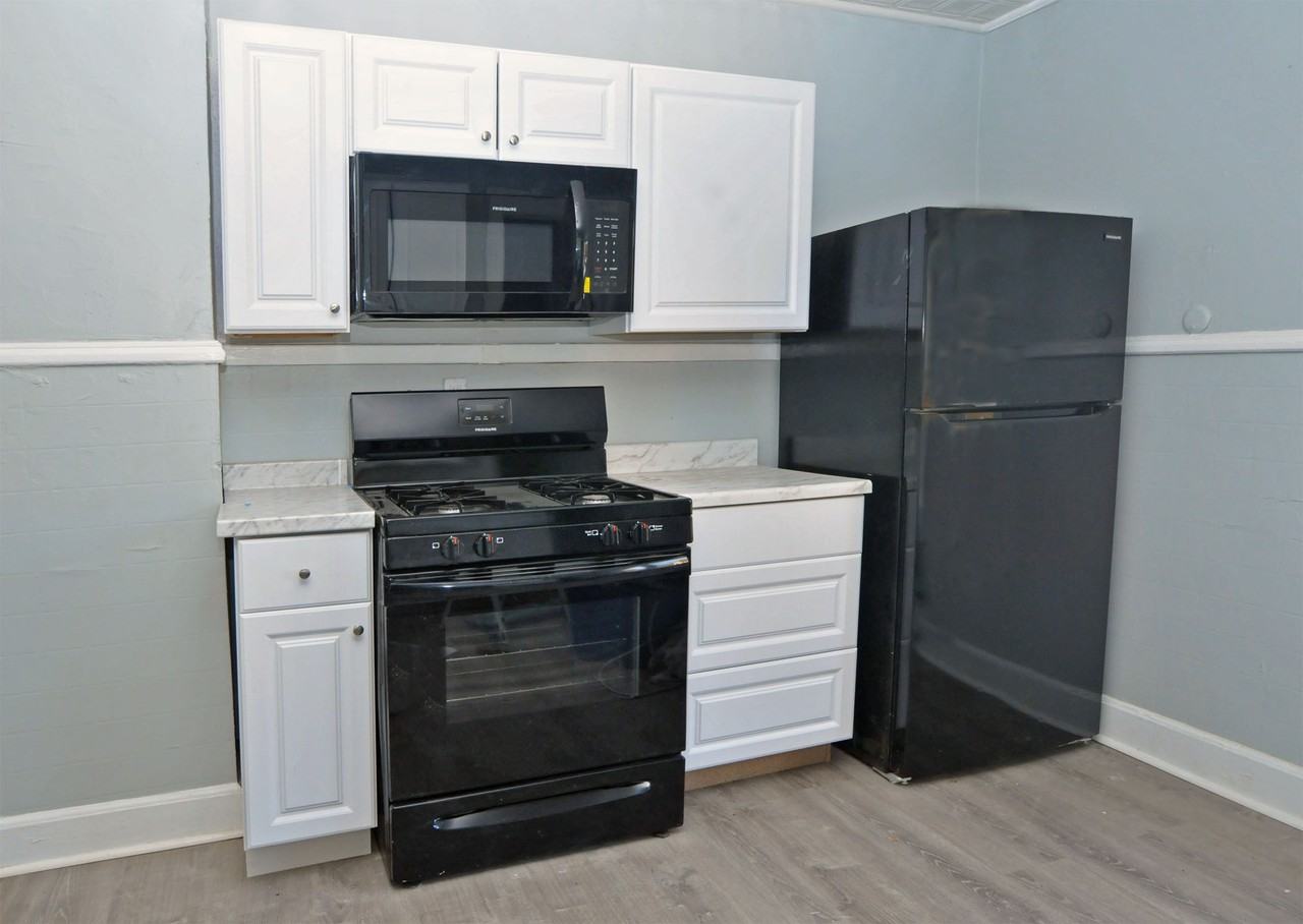 2120 Guilderland Ave #3 - Photo 3 of 7