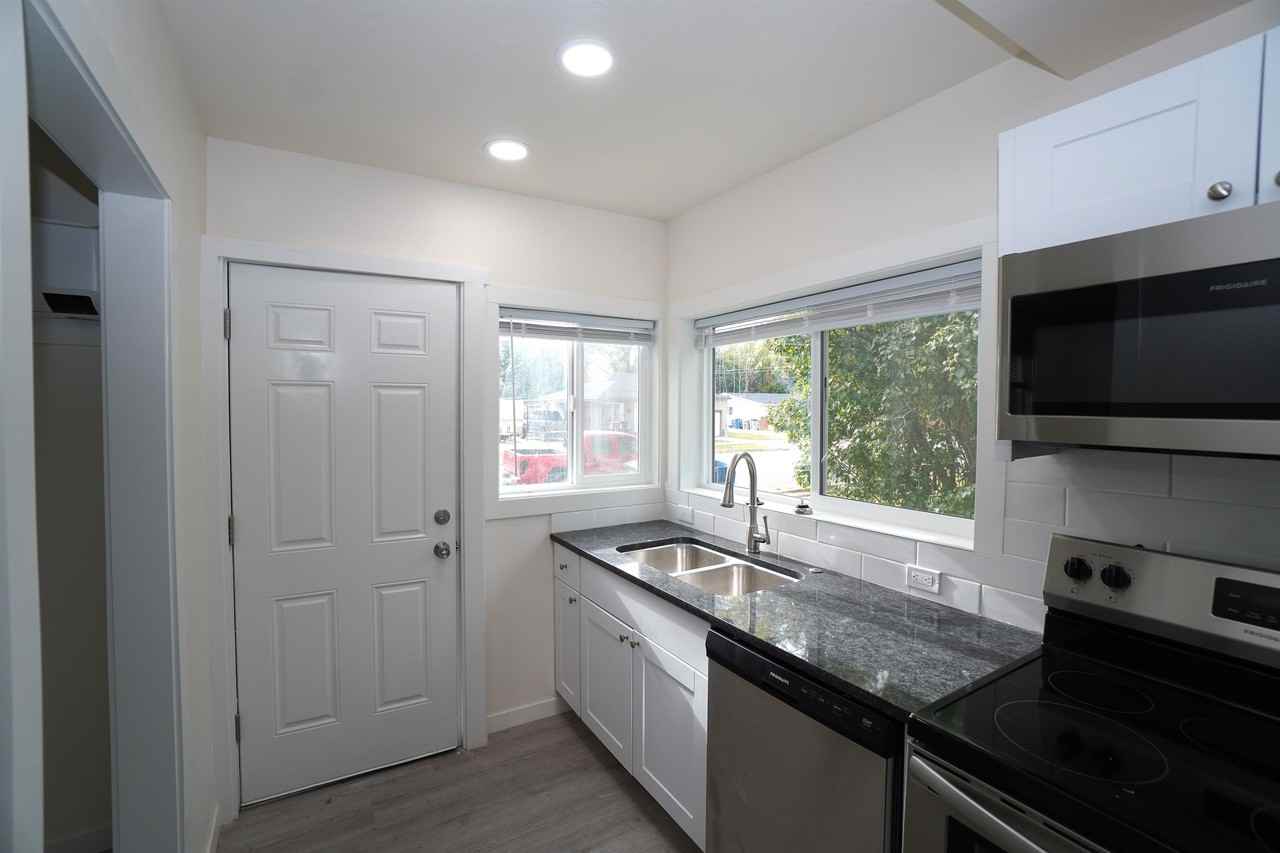 1724 6th St S #1 - Photo 7 of 17