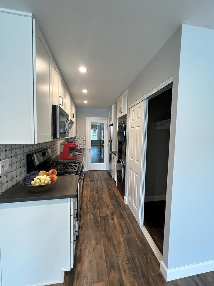 605 Corwin Ave #605-2 - Photo 3 of 13