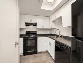 2700 Maple St - Photo 1 of 1