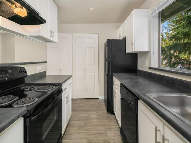 309 Ne Fairgrounds Rd - Photo 2 of 20