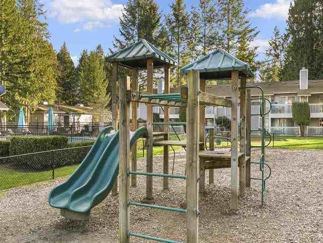 309 Ne Fairgrounds Rd - Photo 6 of 20