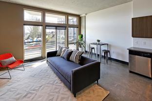 1818 E Madison St - Photo 1 of 1