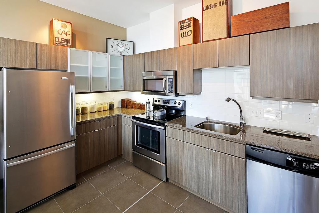 1818 E Madison St - Photo 5 of 27