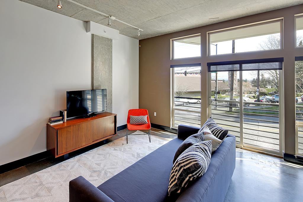 1818 E Madison St - Photo 3 of 27