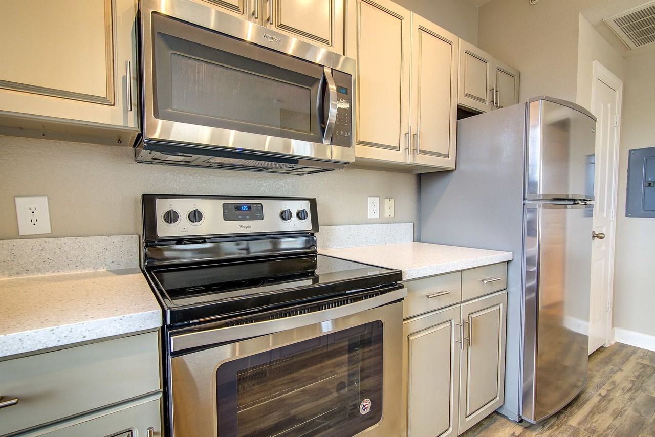 Woodbridge Villas - Photo 3 of 50