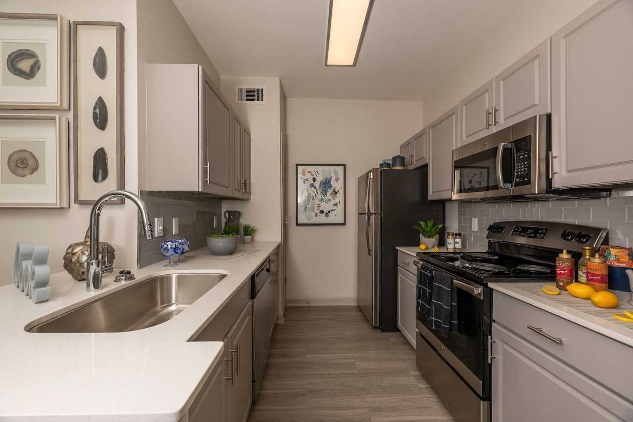 Woodbridge Villas - Photo 5 of 50